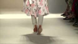 Victoria Beckham focuses on velvet, lace and satin for spring 2017 collection Instructional Video