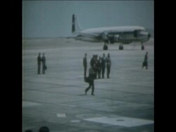 SYND 13-11-71 FIDEL CASTRO ON TOUR News Clip