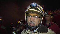 VOICED : Cuatro desaparecidos y ocho heridos por voraz incendio en Lima News Clip