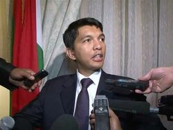 CLEAN: Madagascar leaders deadlocked as talks resume News Clip
