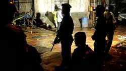 CLEAN: Triple 'terror' blasts kill 21 in Mumbai News Clip