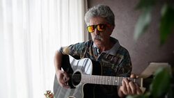 Man playing guitar. Stock Footage