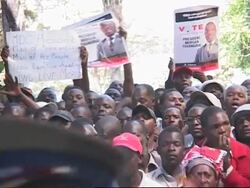 WRAP Reax as Zimbabwean leaders sign power-sharing deal ADDS crowd News Clip