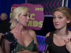 INTERVIEW: Luca Bella Facinelli and Jennie Garth a Stock Footage