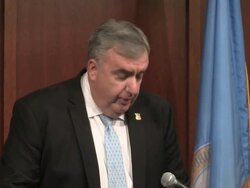 Homeless man returns bag worth nearly $42K Stock Footage