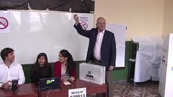 VOICED : Kuczynski superaba por apenas 100.000 votos a Fujimori en Peru News Clip