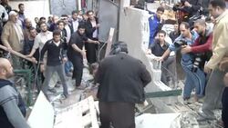 +GRAPHIC IMAGES+ Israeli airstrike destroys house in Gaza, at least 11 civilians killed News Clip