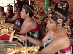 MS Men playing slenthem AUDIO / Bali, Indonesia Stock Footage