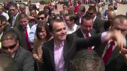 VOICED : Candidatos votan en Colombia News Clip