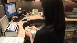 CLEAN : FILE: Japanese Yen dives on BoJ announcement News Clip