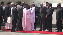 VOICED: Una visita historica News Clip