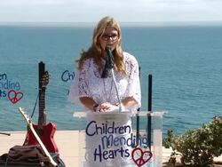 SPEECH - Lysa Heslov at Children Mending Hearts 7th Annual Fundraiser 'Empathy Rocks!' Stock Footage