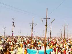 WS PAN View of pilgrims in Kumbh Mela / Allahabad, Uttar Pradesh, India Stock Footage