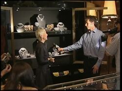 What to expect in red-carpet clothes, makeup, hair and jewelry News Clip