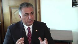 Toppled Iranian shah's son becomes spokesman for group pressing for free elections News Clip