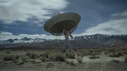 Radio Telescope below mountains and stars , Eastern Sierra, California, USA Stock Footage