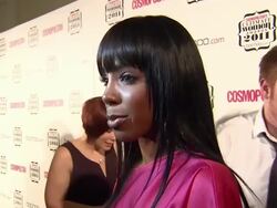 Kelly Rowland with Cosmopolitan award News Clip