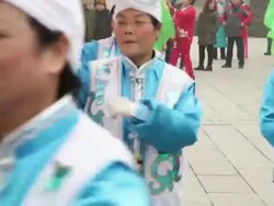 MS People performing Yangko dance during Chinese Spring Festival in park AUDIO / xi'an, shaanxi, china Stock Footage