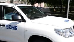 International observers turned back from MH17 crash site News Clip