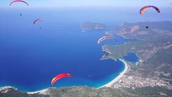Enjoy the paragliding in Oludeniz. Stock Footage