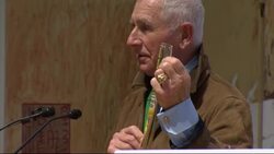 Memorial mass held for Zsa Zsa Gabor Instructional Video