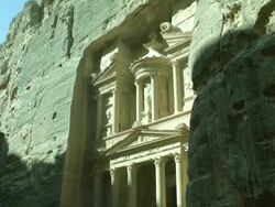 Petra the Treasury building, tilt down, Jordan Stock Footage