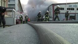 CLEAN : Fire near Paris causes large traffic jams News Clip