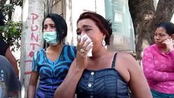 CLEAN: Hondurans search for fire victims' corpses outside morgue News Clip