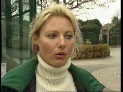 AUSTRIA: COLLECTORS PAY UP TO $3000 FOR PAINTINGS BY AN ORANGUTAN News Clip