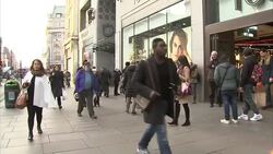 Shoppers On Oxford St Outside Topshop News Clip