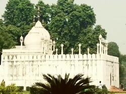 WS PAN Shot of Pearl Mosque (Moti Masjid) at Red Fort / Delhi, India Stock Footage