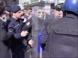 Pro-Kurdish demonstrators clash with police Instructional Video