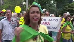 VOICED : 1,4 millones de brasilenos gritaron Fora Dilma en Sao Paulo News Clip