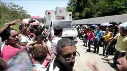 VOICED: Estallido de violencia en carcel News Clip