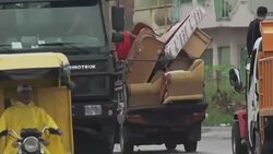 CLEAN : A few hopeful residents remain in destroyed town of Pedernales News Clip