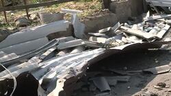 CLEAN : Shells hit former army recruitment centre in eastern Ukraine News Clip