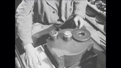 CAN538 SOUVENIR MEDAL MINTED FOR VISIT OF QUEEN ELIZABETH News Clip