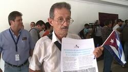 CLEAN : Official Cuban civil society protest over dissidents at summit News Clip