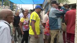 CLEAN : Brazilians turn out to vote in the Mare favela in Rio News Clip