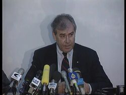 Iraq - Richard Butler addresses presser News Clip