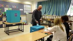 CLEAN : Israel election: Kulani party leader Kahlon casts ballot News Clip