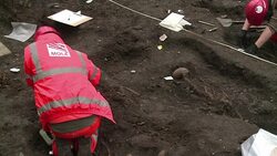 VOICED : 3.000 esqueletos bajo la City de Londres News Clip