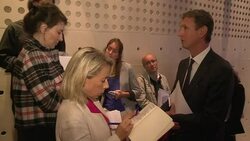 CLEAN : French telcom operator Iliad maintains its bid for T Mobile US News Clip