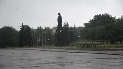 CLEAN : Battle scars litter road after battle for Slaviansk News Clip