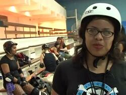 CLEAN: Rollergirls bring American derby to Paris News Clip