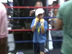 ATMOSPHERE: Gleason's Gym at the Oscar de la Hoya Leads Boxing Clinic for Teenage Boxers of USA Boxing Metro Stock Footage