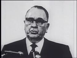 Mayor Richard J Daley's 'shoot to kill' comment to reporters Stock Footage