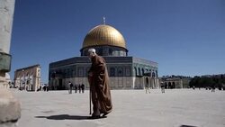 CLEAN : Palestinians protest in Jerusalem during Jewish Passover News Clip