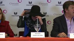 CLEAN : Colombia: Acid attack victim holds press conference News Clip