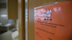 EEUU prueba la primera vacuna experimental para coronavirus Instructional Video